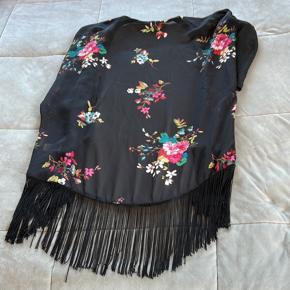 Black Floral Kimono - Picture 3 of 7